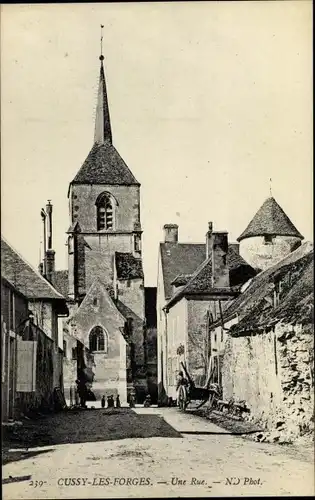 Ak Cussy les Forges Yonne, Une Rue, Eglise