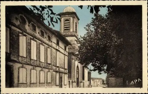 Ak Escatalens Tarn et Garonne, L'Eglise, La Place