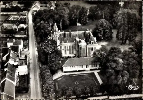 Ak Cocherel Seine et Marne, Vue aerienne, Le Chateau Le Refectoire, Colonie de Vacances, Luftbild