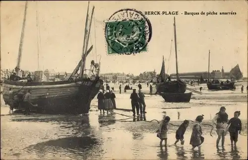 Ak Berck Plage Pas de Calais, Barques de peche amarrees