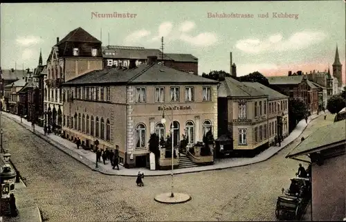 Ak Neumünster in Holstein, Bahnhofstraße mit Kuhberg, Bahnhofs Hotel