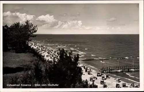 Ak Ostseebad Koserow auf Usedom, Blick vom Hochufer, Strand