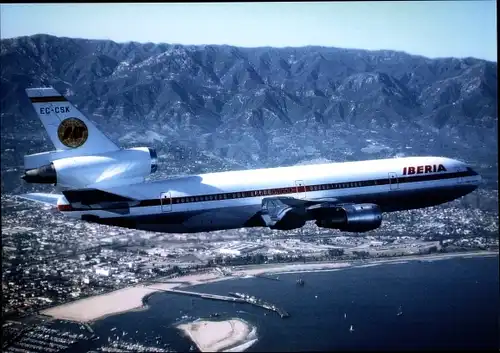 Ak Spanisches Passagierflugzeug Iberia, McDonnell Douglas DC-10-30, EC-CSK