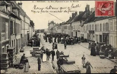 Ak Houdan Yvelines, La Rue d'Epernon le jour du Marché