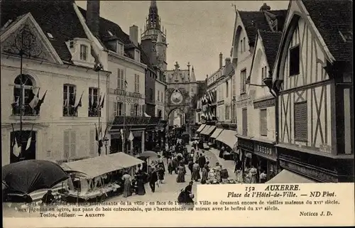 Ak Auxerre Yonne, Place de l'Hotel de Ville