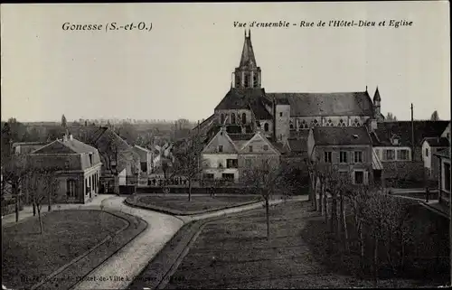 Ak Gonesse Val d'Oise, Vue d'ensemble, Rue de l'Hôtel Dieu et l'Église