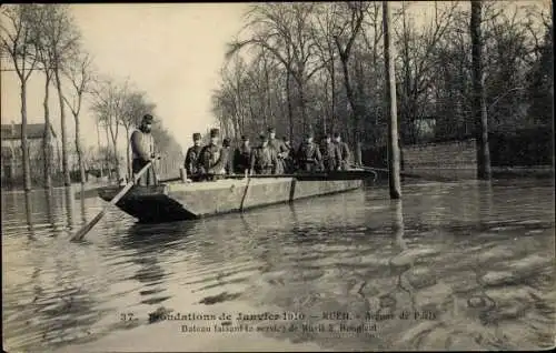 Ak Rueil Malmaison Hauts de Seine, Inondations de Janvier 1910, Bateau