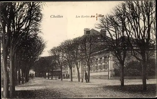 Ak Chelles Seine et Marne, Les Ecoles