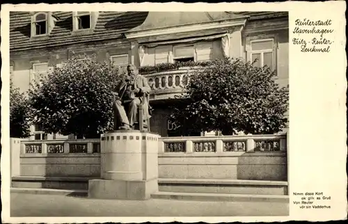 Ak Reuterstadt Stavenhagen, Fritz Reuter Denkmal und Rathaus, Wilh. Wandschneider