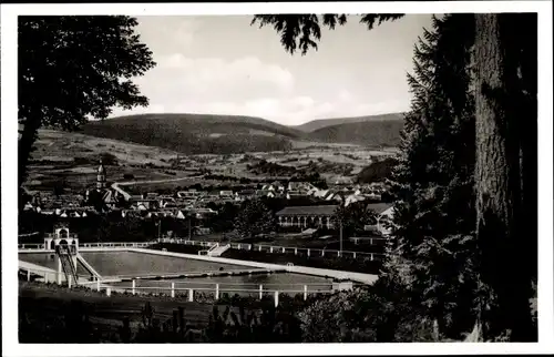 Ak Mönchberg im Landkreis Miltenberg Unterfranken, Panorama, Schwimmbad