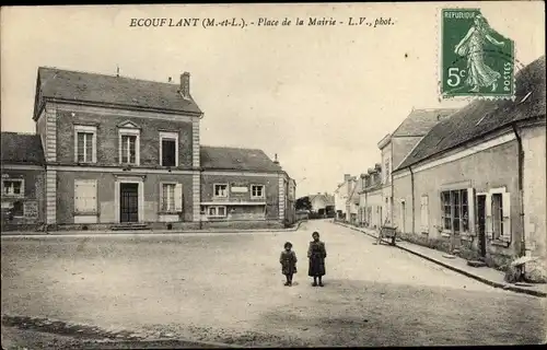 Ak Écouflant Maine et Loire, Place de la Mairie