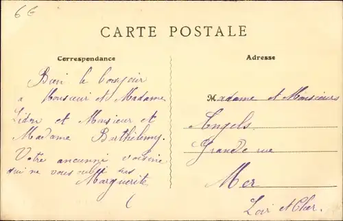 Ak Patay Loiret, La Place de l'Eglise