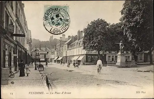 Ak Vendôme Loir et Cher, La Place d'Armes, Monument