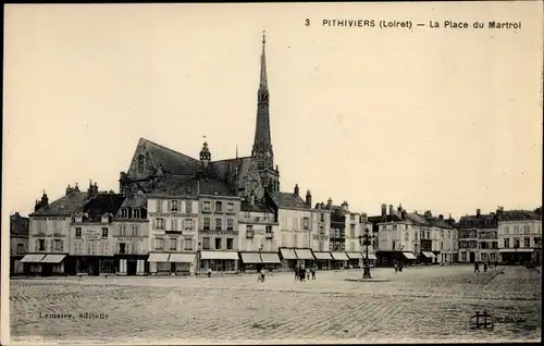 Ak Pithiviers Loiret, La Place du Martroi