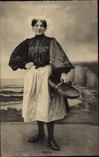 Ak Sablaise, Frau in französischer Tracht