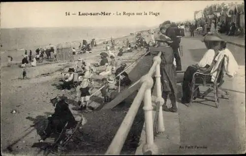 Ak Luc sur Mer Calvados, Le Repos sur la Plage