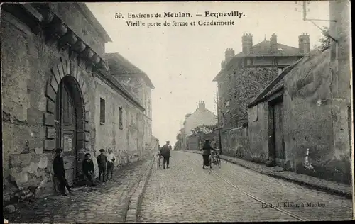 Ak Ecquevilly Yvelines, Vieille porte de ferme, Gendarmerie