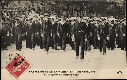 Ak Toulon Var, Catastrophe du Liberte 1911, Les Obseques, La Delegation des Mastelots Anglais