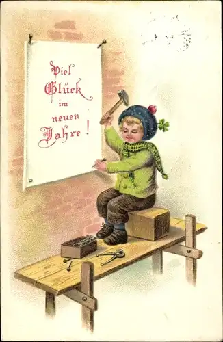 Ak Glückwunsch Neujahr, Kind befestigt ein Plakat an der Mauer, Werkzeuge