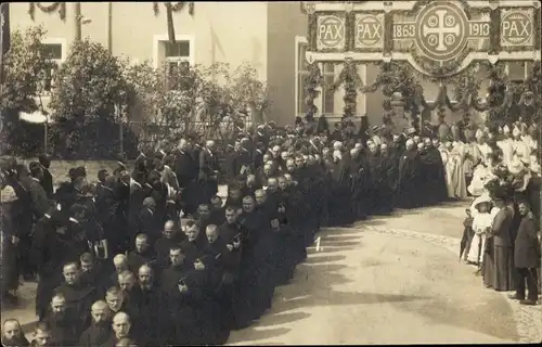 Foto Ak Beuron an der Donau Württemberg ?, Geistliche bei einer Prozession 1913