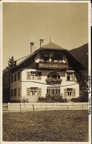 Foto Ak Überlingen am Bodensee, Blick auf ein Wohnhaus