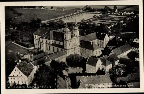 Ak Waldsassen in der Oberpfalz, Kirche und Abtei, Fliegeraufnahme