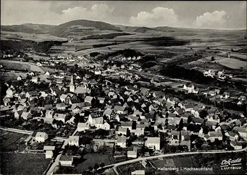 Ak Hallenberg im Sauerland, Fliegeraufnahme vom Ort