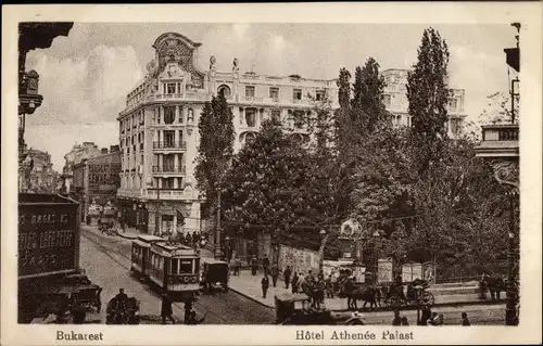 Ak București Bukarest Rumänien, Hôtel Athenée Palast, Straßenbahn