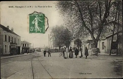 Ak Nangis Seine et Marne, La Place de la Gare