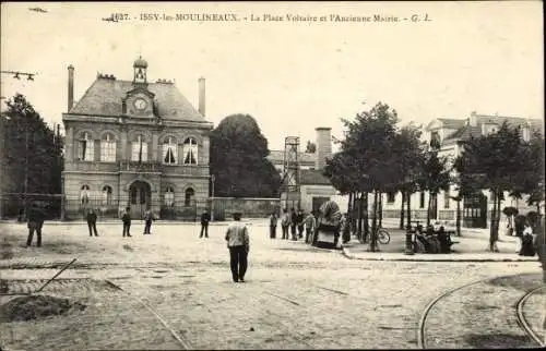Ak Issy les Moulineaux Hauts de Seine, Place Voltaire, Ancienne Mairie