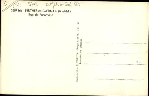 Ak Perthes en Gatinais Seine et Marne, Rue de Faronville, Aux Cours des Halles, Leroux