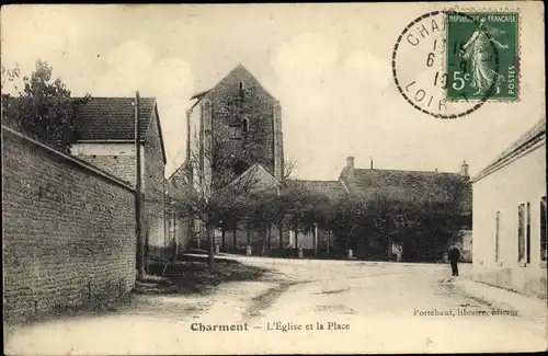 Ak Charmont en Beauce Loiret, L'Eglise et la Place