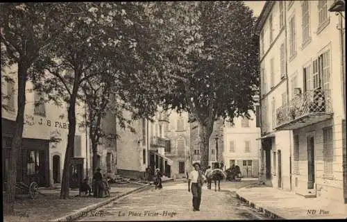 Ak Pence Alpes-Maritimes, La Place Victor Hugo