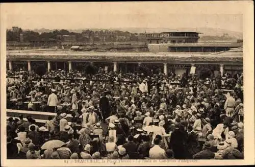 Ak Deauville Calvados, La Plage Fleurie, la foule au Concours d'Elegance