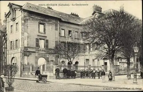 Ak Pont l Eveque Calvados, La Gendarmerie