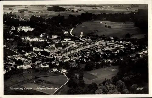 Ak Tittmoning in Oberbayern, Fliegeraufnahme vom Ort