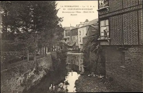 Ak Condé sur Noireau Calvados, Maisons sur l'Eau, Pont de la Roque