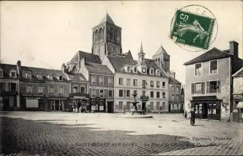 Ak Saint Pierre sur Dives Calvados, La Place de l'Hotel de Ville