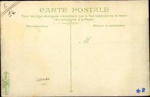 Ak Luc sur Mer Calvados, La rue de la Mer et la terrasse de l'Hotel des Famille