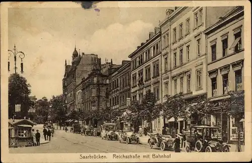 Ak Saarbrücken im Saarland, Reichsstraße mit Bahnhof, Hotel Krämer, Inh. H. Hoff, Zahn Atelier