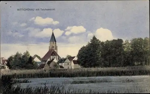 Ak Wittichenau in der Oberlausitz, Ortspartie, Teich, Kirche