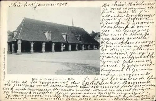 Ak Fère en Tardenois Aisne, La Halle
