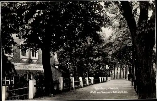 Ak Nienburg an der Weser, Wall am Weserschlösschen