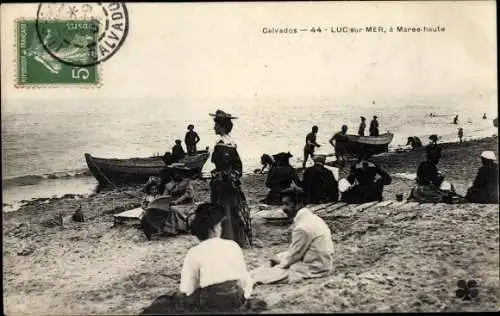 Ak Luc sur Mer Calvados, A Maree haute, Strandpartie