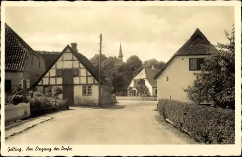 Ak Gelting in Angeln, Dorfeingang, Fachwerkhaus