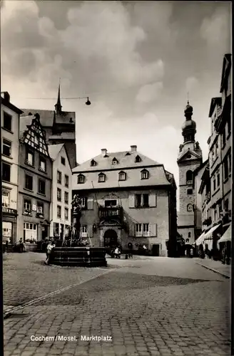 Ak Cochem an der Mosel, Marktplatz, Brunnen