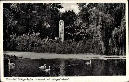 Ak Ostseebad Heiligenhafen in Holstein, Parkteich, Kriegerdenkmal