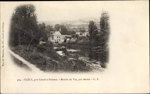 Ak Clécy Calvados, Moulin du Vey, pris devant