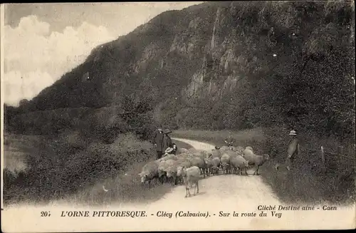 Ak Clécy Calvados, Sur la route du Vey