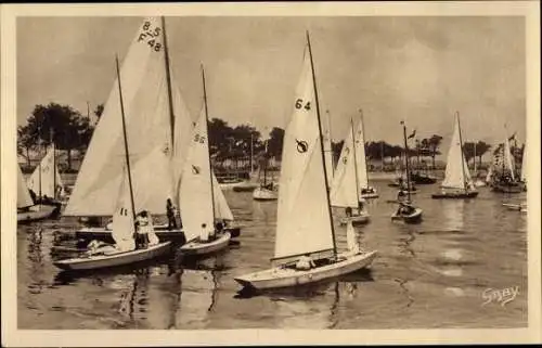 Ak Ouistreham Calvados, Voiliers regatiers dans l'Avant Port